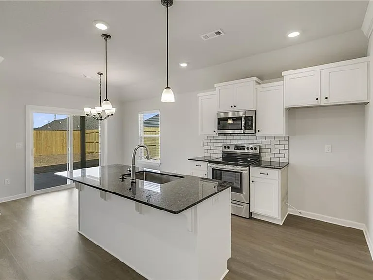 460 Willow Dr — Photo 8