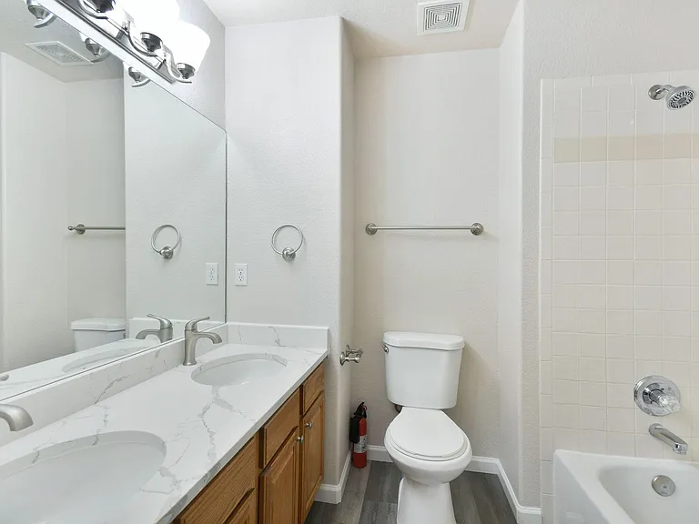 1194 Eagle Dr — Photo 24