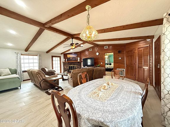 3rd image of 2331 Juniper Dr