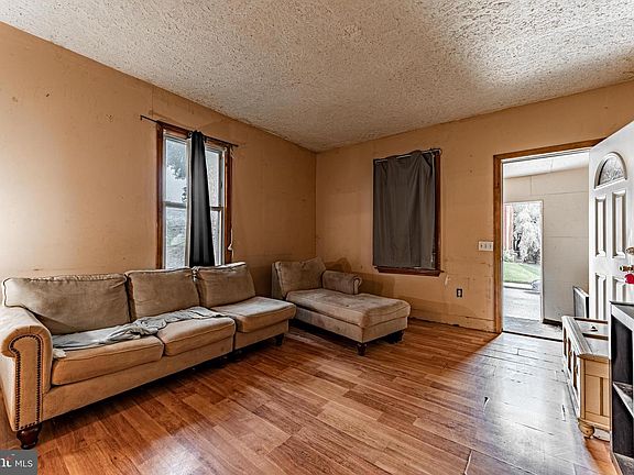 3rd image of 216 Riverview Ave