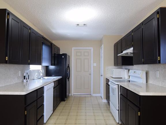4th image of 2808 Windfield Dr