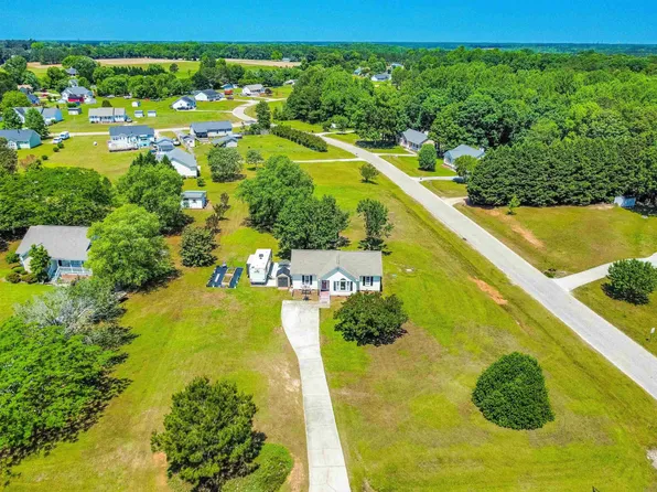 125 Creekstone Dr, Benson, NC 27504