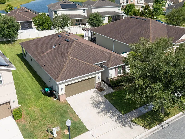 12141 Carson Dr — Photo 2