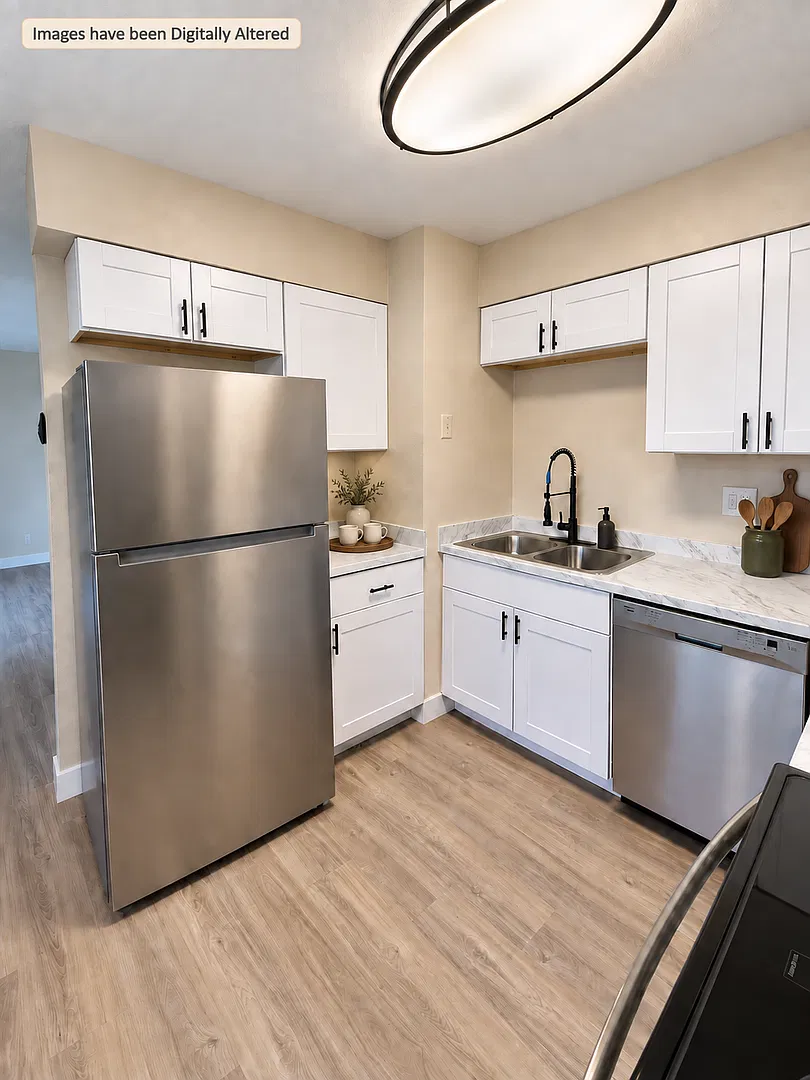 Pond Place Apts — Photo 3