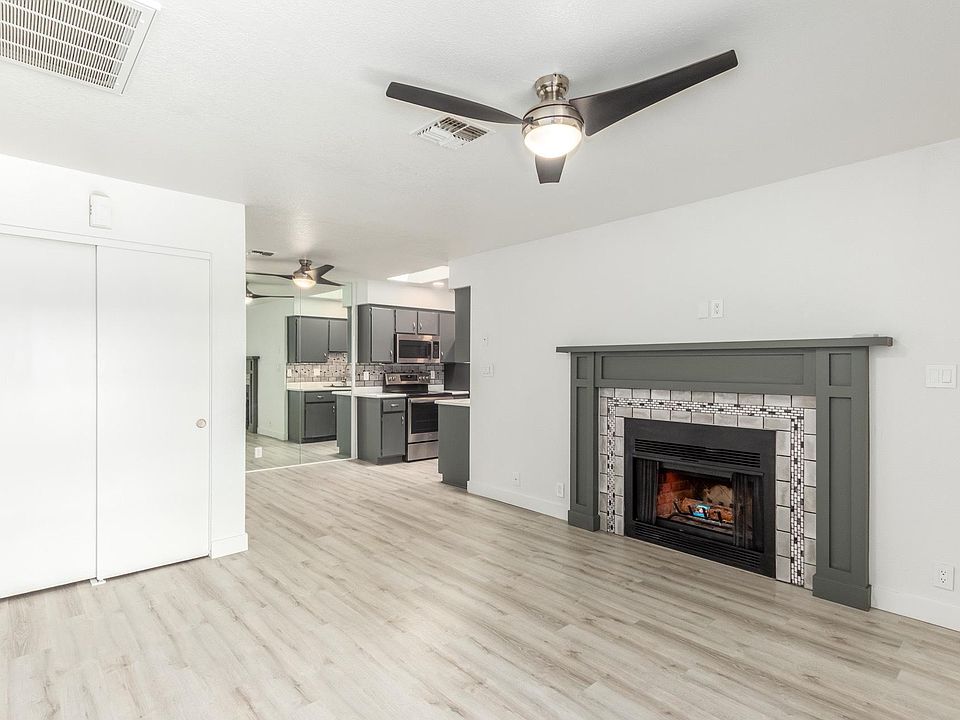1st image of 432 W Blackhawk Dr Unit 3