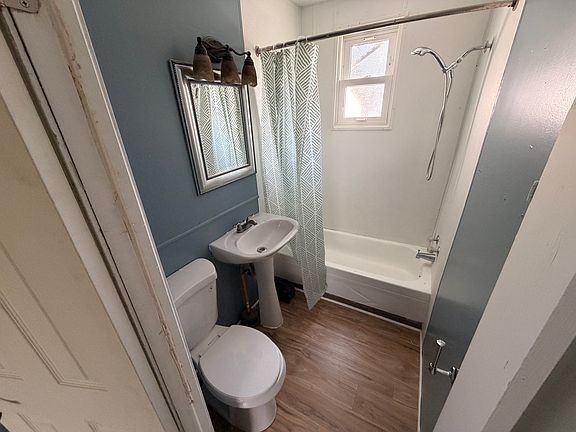 3rd image of 1313 E Salisbury Rd APT 1
