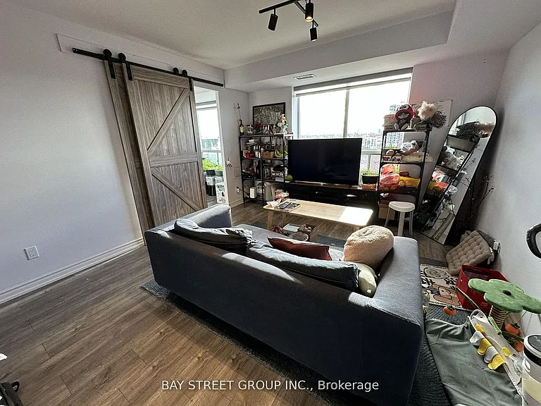 51 Baffin Ct #611 — Photo 13