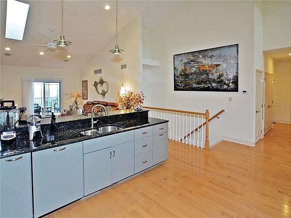 5th image of 4710 Shirley Ln