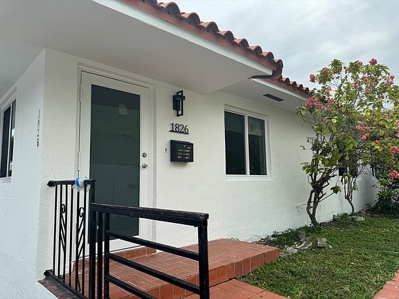 3rd image of 1828 NW 19th St #1828