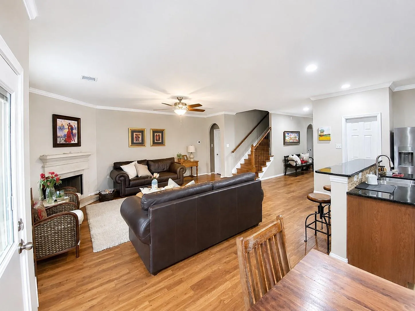 4 bed, 3.0 bath, 2882 sqft, $2,850 — Photo 4