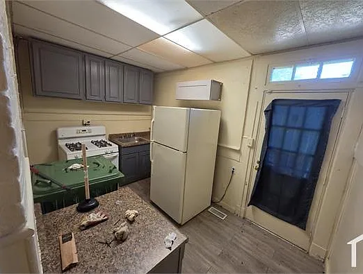 2223 W Fayette St — Photo 11