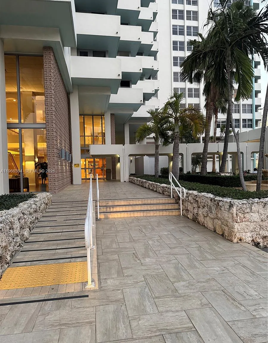 Triton Tower Condo — Photo 3
