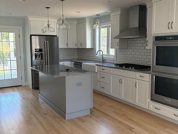 3rd image of 74 Mulberry Lane #5