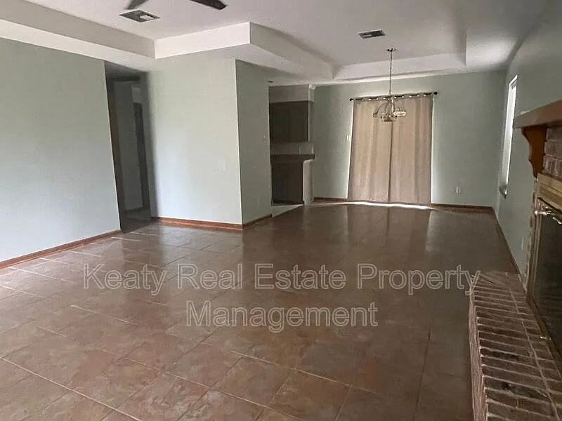 2 bed, 2.0 bath, 1200 sqft, $1,450 — Photo 3