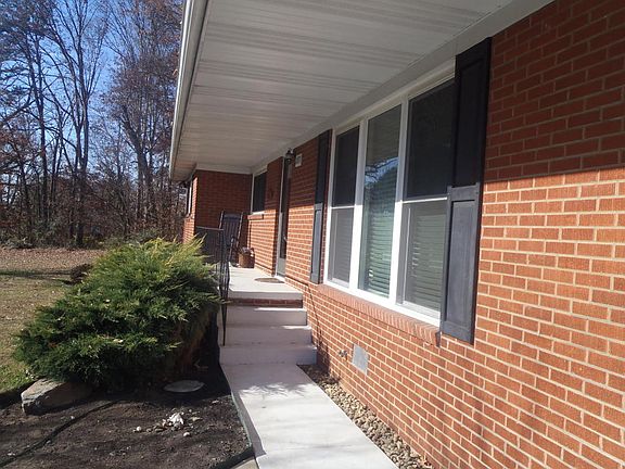 3rd image of 2837 Westover Dr