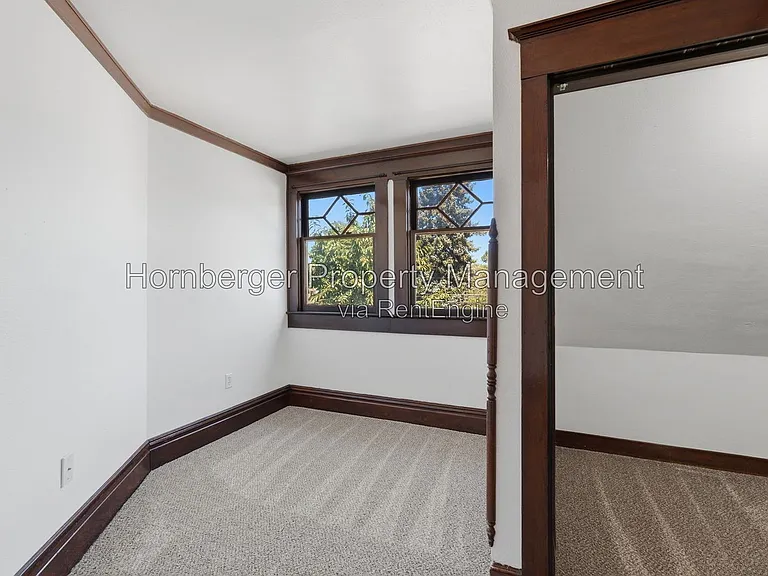 1128 W Spofford Ave — Photo 32