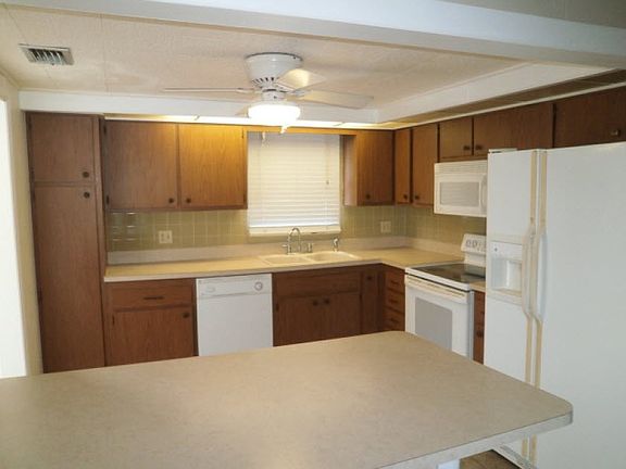4th image of 6525 Harbor Dr