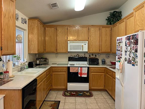 3rd image of 12217 Goldmine Ave