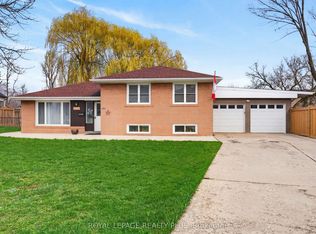 1332 Stanbury Rd, Oakville, ON L6L2J4