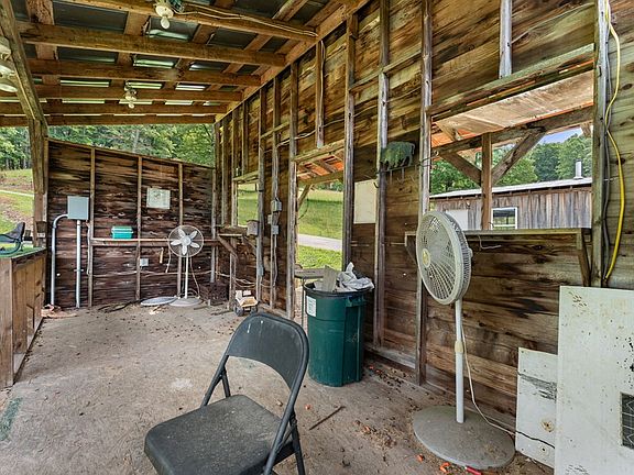 78th image of 102 Cross Creek Ln