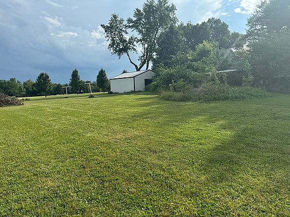 3rd image of 2545 Motter Rd