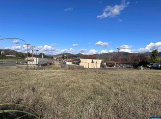 4807 Grange Rd, Roseburg, OR 97471