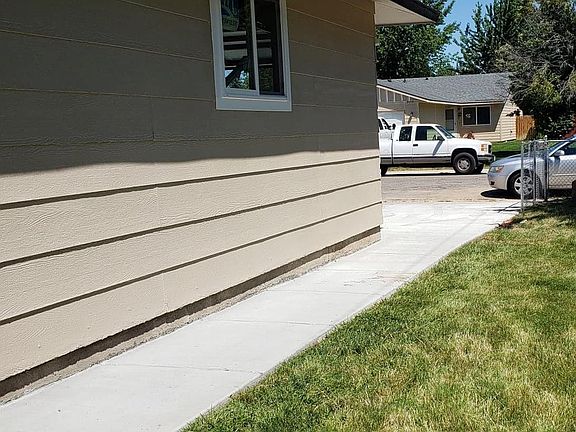 Walkway to the front entry door.