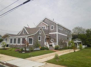 253 8th St, Avalon, NJ 08202