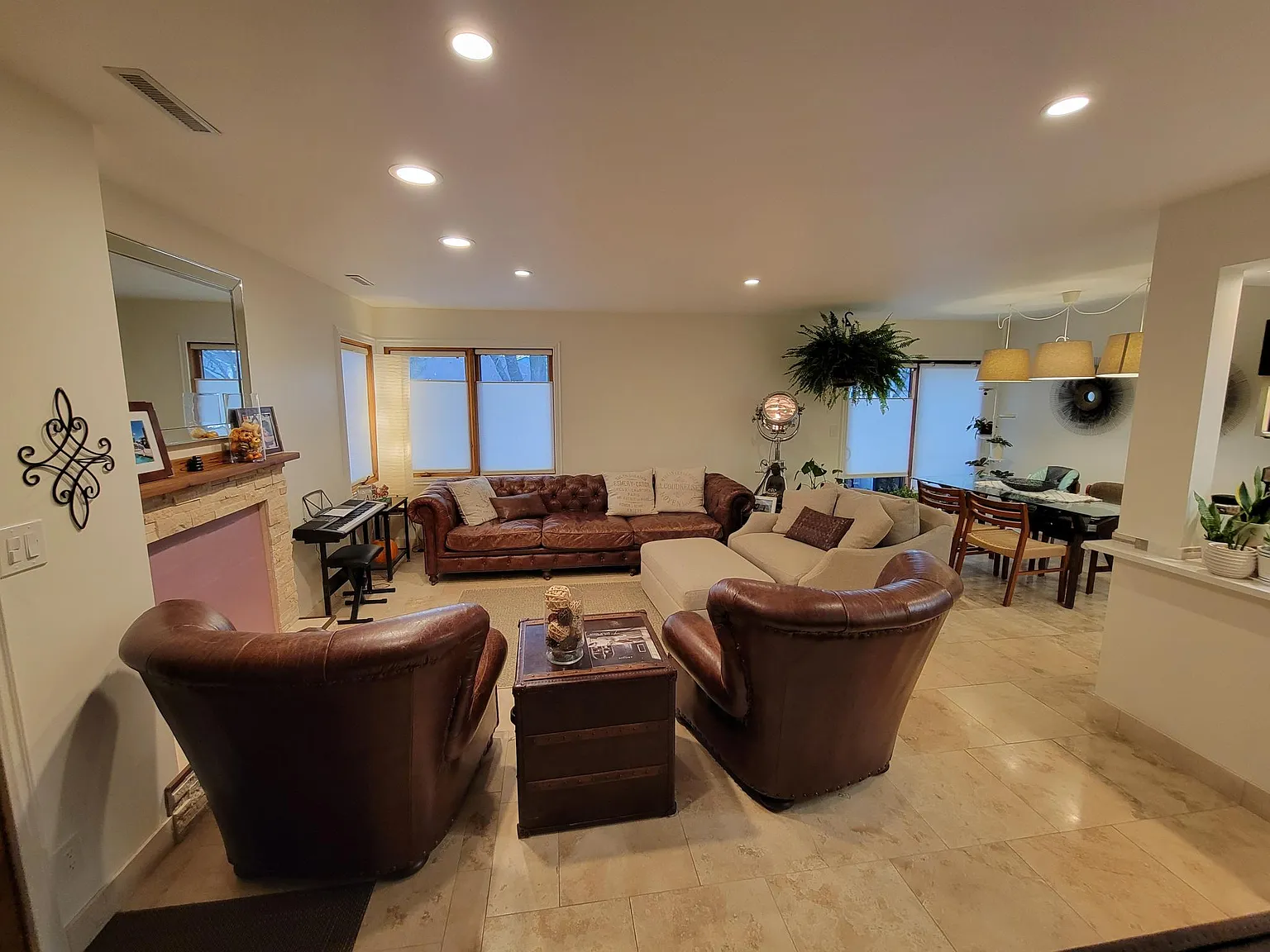 1042 Rockhurst Dr — Photo 3