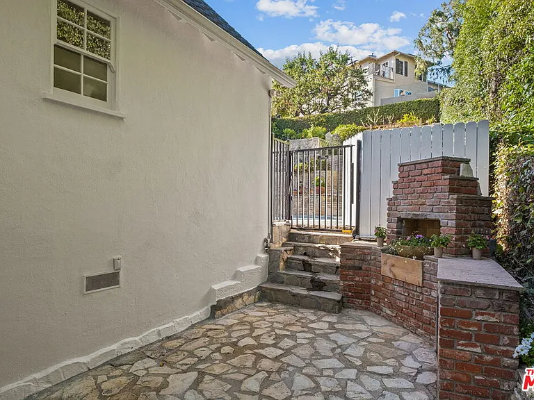 10527 Le Conte Ave — Photo 41