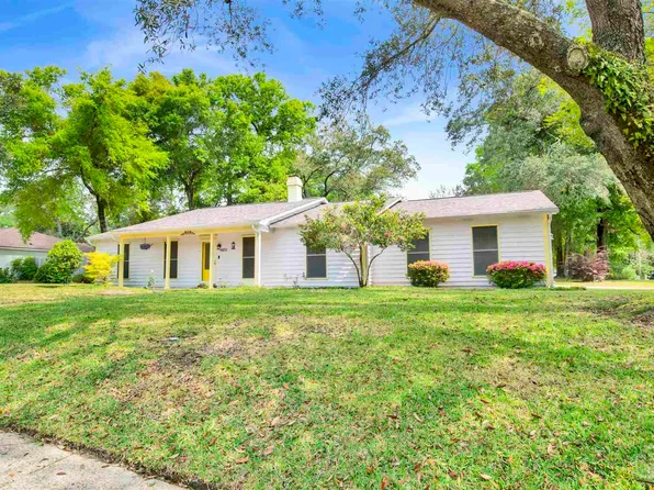 4620 Baywoods Dr, Pensacola, FL 32504