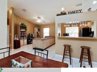 5653 NW 118th Dr, Pompano Beach, FL 33076