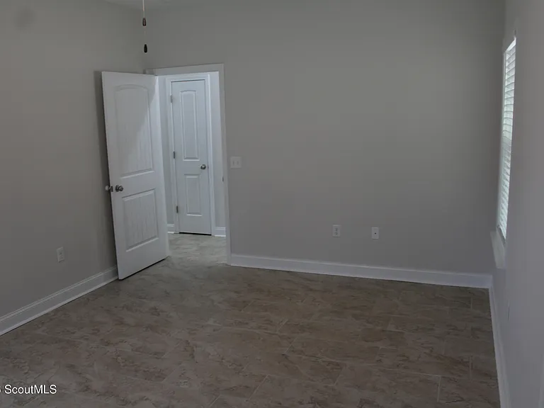 282 Bridgewater Ln — Photo 16