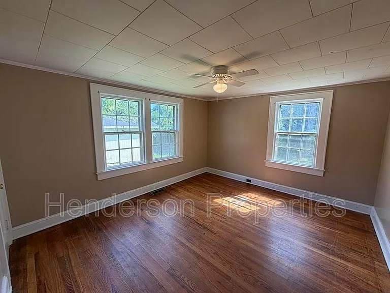 638 Salisbury Rd — Photo 11
