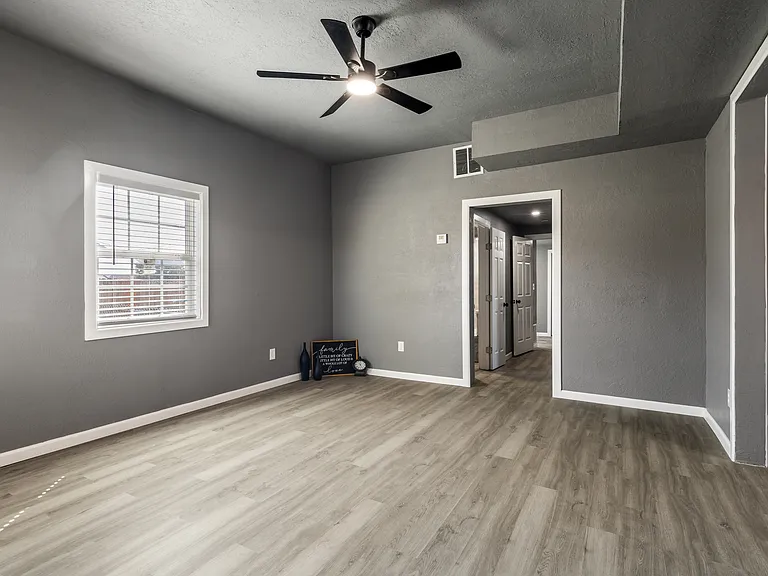 1320 W Frisco St — Photo 3