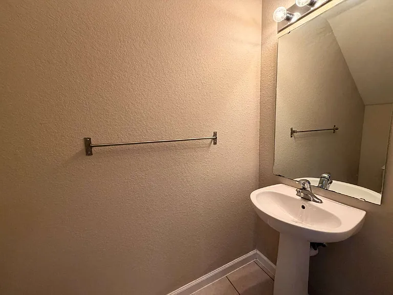 4430 SW 49th Ave — Photo 34