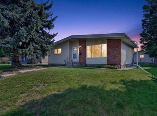 5048 W Vanstone Cres NW, Calgary, AB T3A0V9