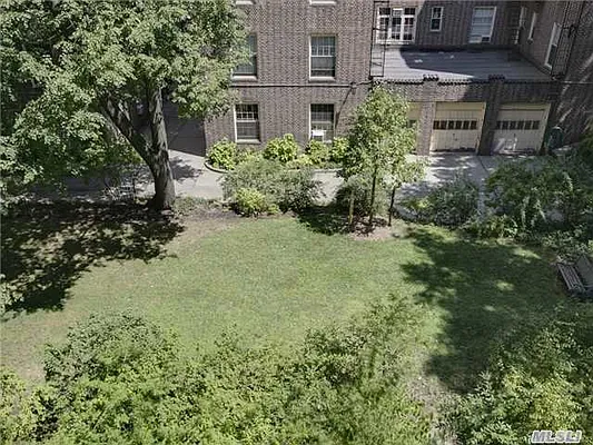 Sold by Douglas Elliman | media 32