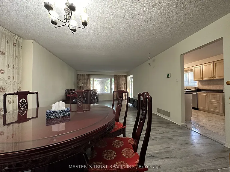 32 Castle Harbour Ln — Photo 4