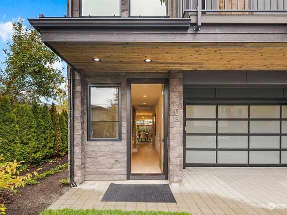 2nd image of 208 3rd Avenue S