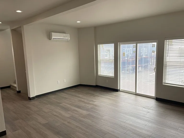 21 E H St #C — Photo 9