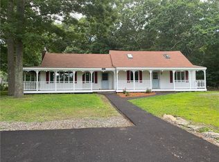 1360 Pippin Orchard Rd, Cranston, RI 02921