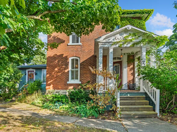 74 Lake Ave W, Carleton Place, ON K7C 1L6