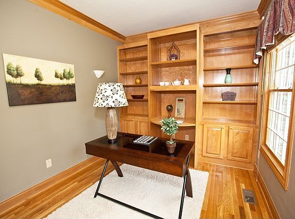 5th image of 391 Vinwood Ln