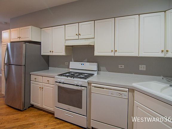 3rd image of 3936 N Ashland Ave APT 2