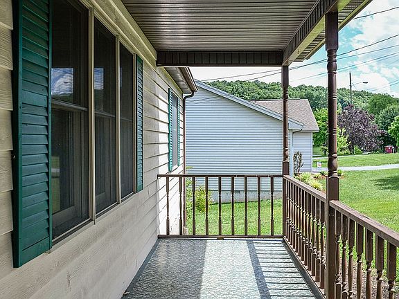 5th image of 4112 Bradford Ln