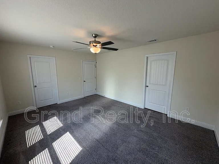 4393 Village Oak Ln — Photo 12