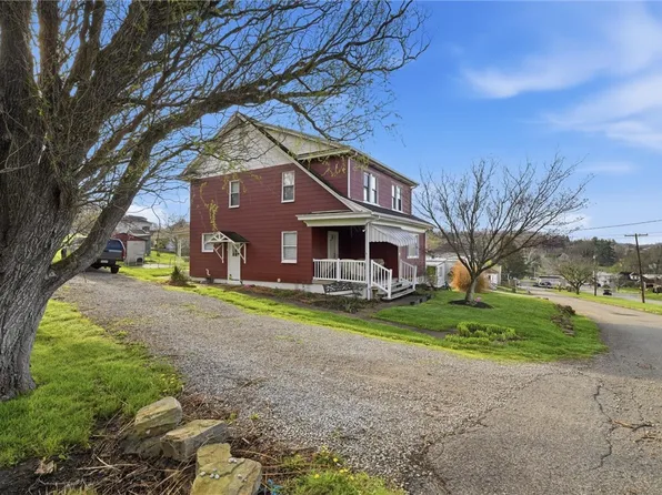 216 Pennsylvania Blvd, Merrittstown, PA 15463