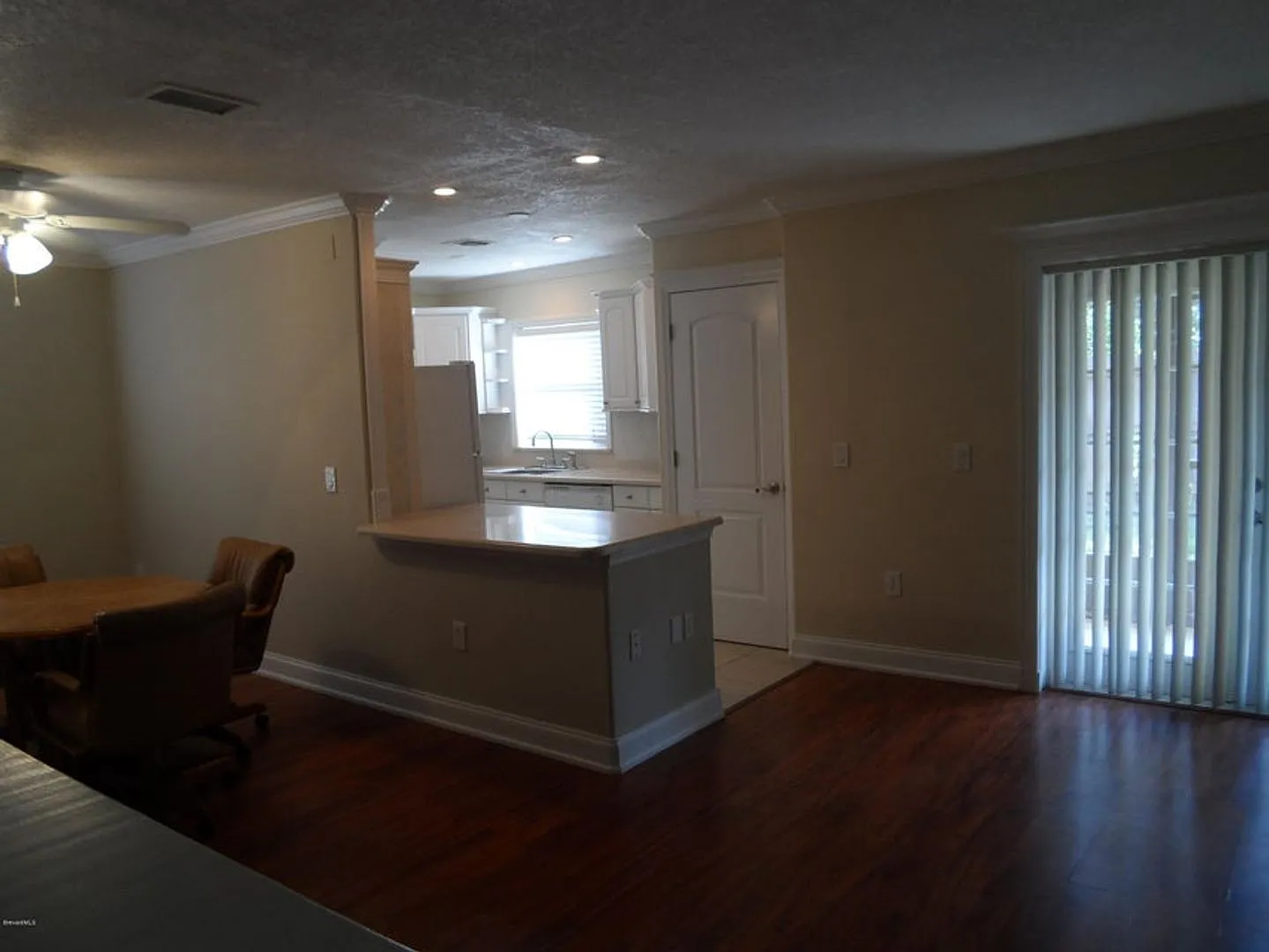 MI Condo — Photo 2