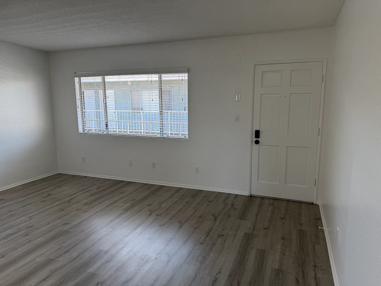 1 bed, 600 sqft, $1,800 — Photo 2